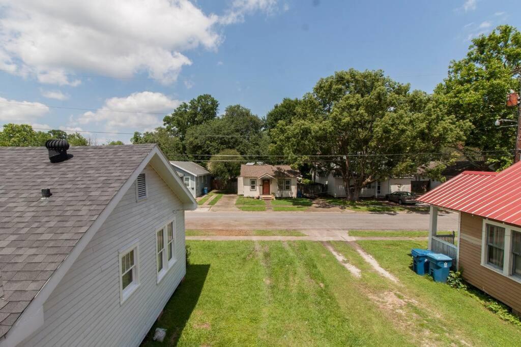 Cajun Stays The Attic - Pet Friendly Lafayette Exterior photo